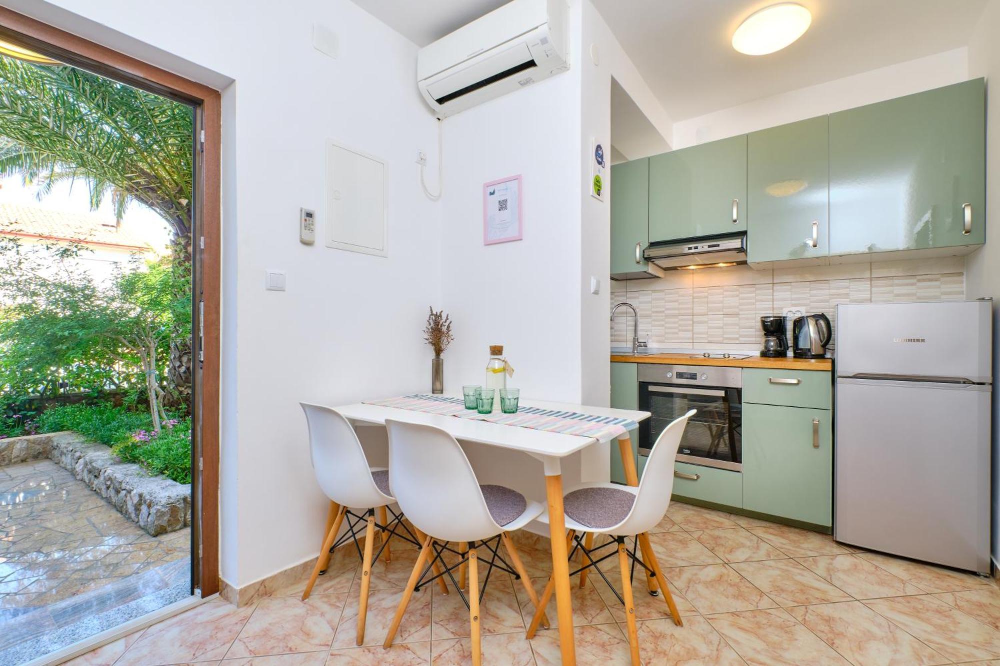 Argo Apartmani มาลีโลชินจ์ ภายนอก รูปภาพ